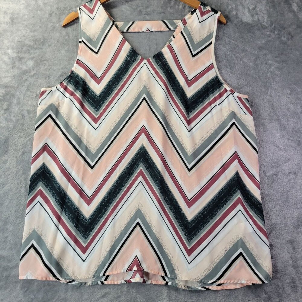 Maurices Womens XL Chevron Stripe Sleeveless Top‎ Back Bar Tank Top Pink Gray
